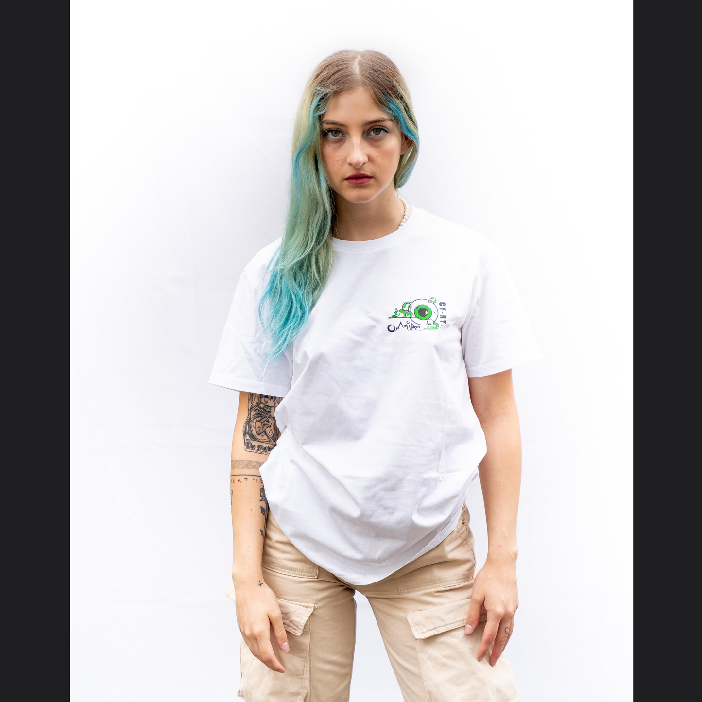 Green Eyes Low Tee