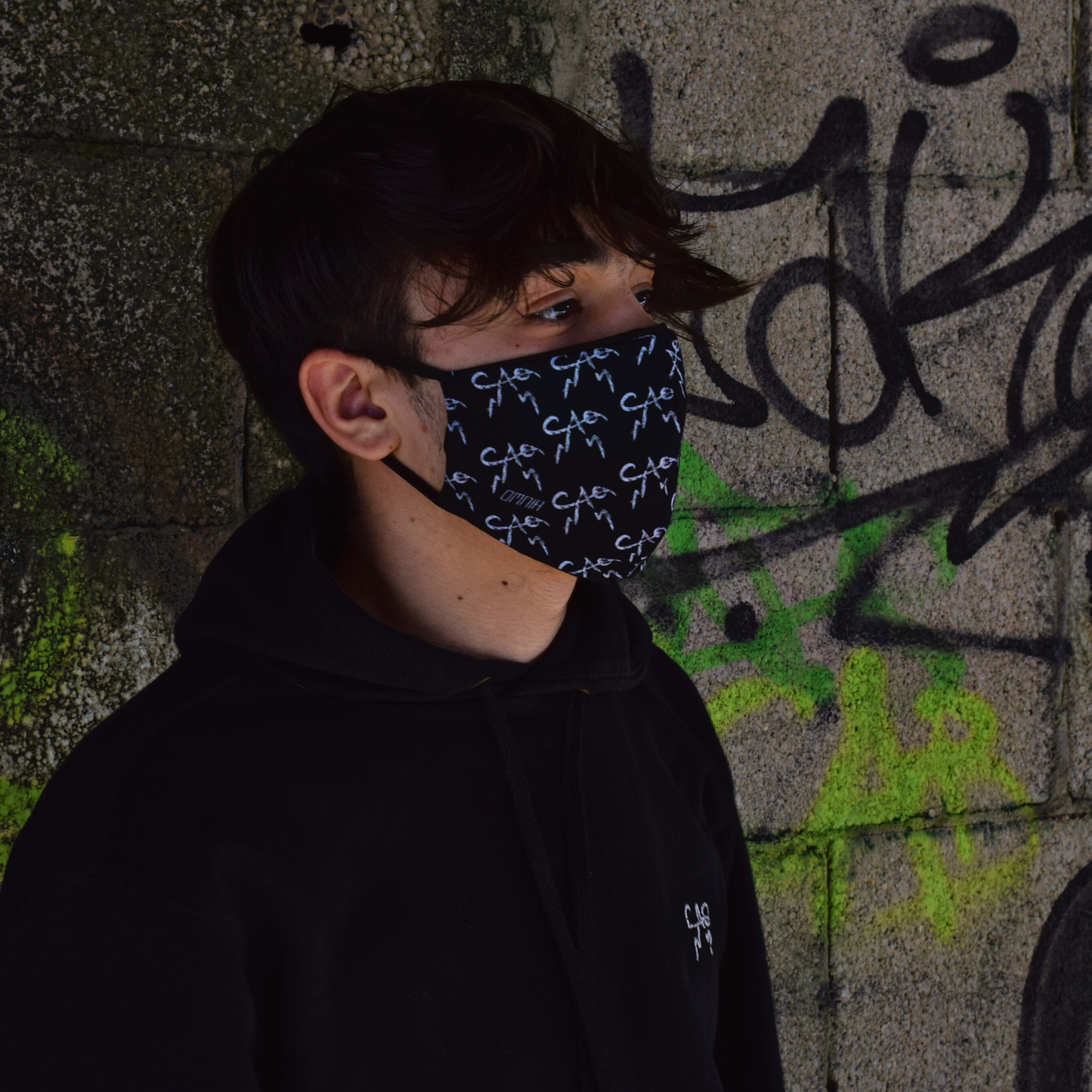 logo mask black model outdoor